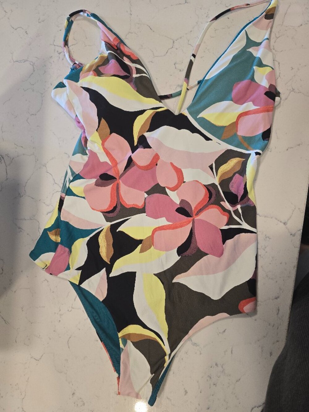 O'Neill One Piece Swimsuit Floral Size Women's Small NWT NEW